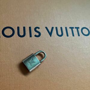 ルイヴィトン南京錠　錠　番号318 LOUIS　VUITTON 正規品