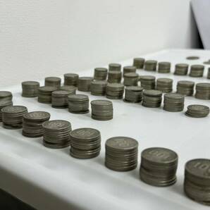 100円銀貨 478枚おまとめ 日本古銭 銀貨 百円 稲穂474枚 鳳凰2枚 オリンピック2枚 特年あり 小型50銭5枚 旭50銭1枚 天保1枚の画像4