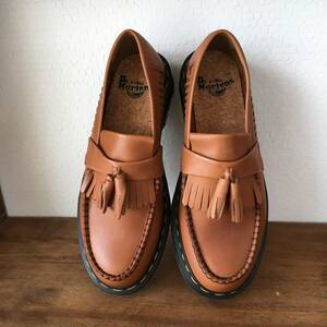 UK 7（26.0cm）｜ドクターマーチン Dr.Martens ADRIAN ウーブン タッセル ローファー TAN 編込み 限定モデル 31621382 YS (正規品)(新品)