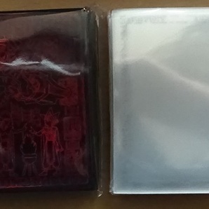 遊戯王 カードプロテクター スリーブ 失われた王の記憶の石版 レッド クリア 2個セット 未開封品の画像1