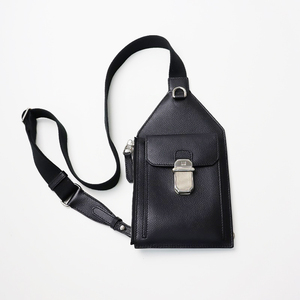  Dunhill dunhill bell gray blaser travel ho ru Star body bag / black smooth leather shoulder bag [2400013841979]