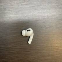 AirPods Pro 第1世代　Apple 右耳のみ エアーポッズ MMEF2J ワイヤレスイヤホン _画像1