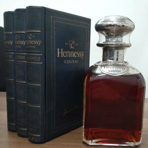 1円～ 未開栓 Hennessy ヘネシー シルバートップ ライブラリーデキャンタ ブック型ケース付き 700ml 40％ コニャック ブランデー 古酒の画像1