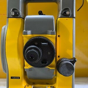 【1円スタート！】Trimble トリンブル M5 トータルステーション 測量機器 三脚、付属品付き 通電確認のみ その2 九の画像6