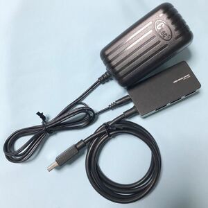 Elecom Elecom USB3.0 Совместимый с 4-портовым USB Hub U3H-A408S с адаптером переменного тока (CS36D050400FJF)