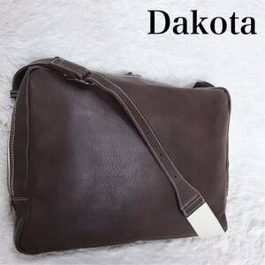 美品 Dakota オールレザー ショルダーバッグ メッセンジャーバッグ 茶色 ダコタ