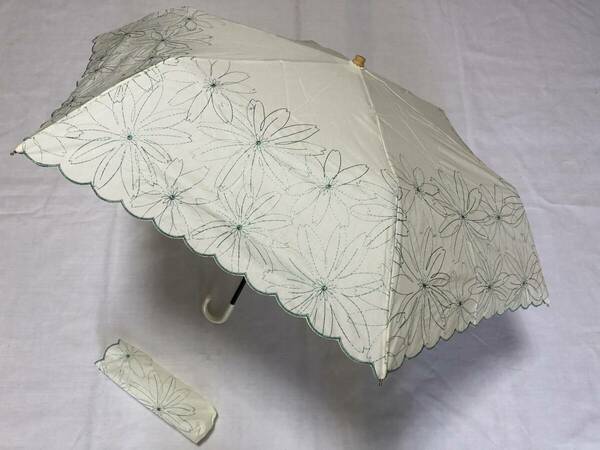 晴雨兼用傘　日傘　折りたたみ傘　花柄刺繍　ホワイト　新品