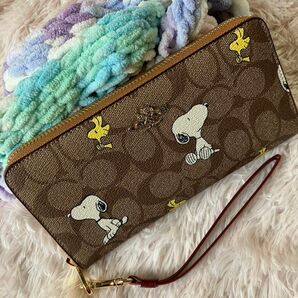 新品・未使用 COACH スヌーピー　 人気 長財布 シグネチャー