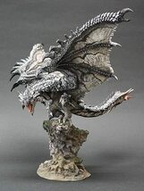 国内流通正規品　クリエイターズモデル　銀火竜 リオレウス 希少種カプコン フィギュアビルダー モンスターハンター 限定版 _画像1