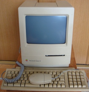 Macintosh Classic 2 動作品（キーボード，マウス，電源コード付）