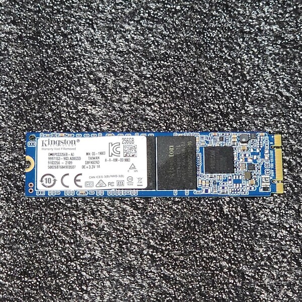 Kingston OM8P0S3256B-A0 256GB SATA SSD フォーマット済み PCパーツ M.2 2280 動作確認済み 240GB 250GB