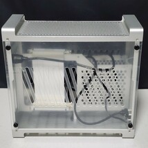 【送料無料】METALFISH G5 Plus 水冷版 Mini-ITX PCケース ライザーカード搭載 アルミニウム製 SFX電源ユニット対応_画像3