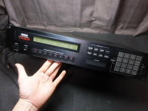 YAMAHA！ヤマハ！TX802！通電確認済み！音源モジュール！FMシンセサイザー FMTONE GENERATOR 音響 中古 現状品！DTMに！