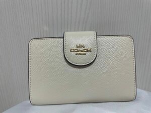 coach コーチ　レディース　財布 二つ折り財布 ホワイトボタン　新品　未使用　即発送