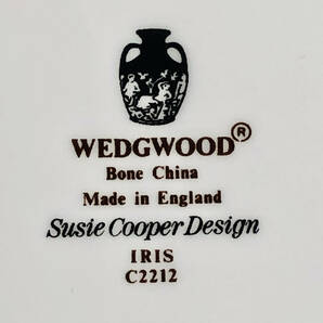 １９７６年   スージークーパーデザーインウエッジウッド黒瓶マークIris (花菖蒲）パターンコーヒーカップアンドソーサートリオの画像10