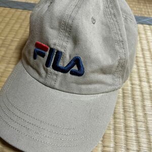 中古FILAのキャップ　ベージュ　57〜59cm