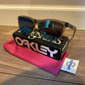 カジュアル ライフスタイル サングラス オークリー OAKLEY FROGSKINS フロッグスキンズ ASIANFIT GREY INK/sapphire iridium