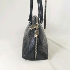K ×【商品ランク:B】フルラ FURLA クロコダイル柄 レザー ロゴ型押し セミショルダー 肩掛け トートバッグ 婦人鞄 ブラック 黒色系の画像4