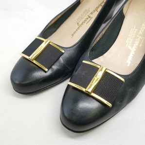  A #【商品ランク:B】 サルヴァトーレ フェラガモ Salvatore Ferragamo ヴァラ リボン レザー ラウンドトゥ パンプス シューズ 婦人靴の画像3