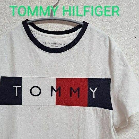TOMMY HILFIGER 半袖Tシャツ ロゴ ロゴ柄
