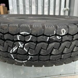 BRIDGESTONE M８１２　205/85R16 117/115N LT 2018年１本　中古タイヤ　残溝８ミリ