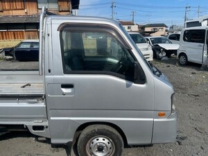 H23年 TT1 サンバー トラック 軽トラ 右ドア バイザー、ヒンジ付 手動ウインドウ 中古品 即決 121967 240415