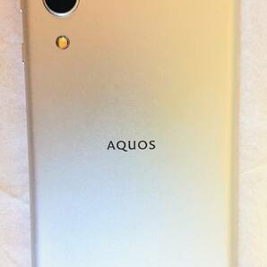 シャープ SHV48 AQUOS Sense3 basic 中古白ロム 美品 スマートフォン シルバー スマホ simロック解除済 残債なし auの画像2