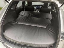 トヨタハリアー60 65フルフラットマット車内泊に最適　厚み5センチ三つ折収納　生地ＰＵレザー　専用サイズ新品未使用　SHINKE製_画像1