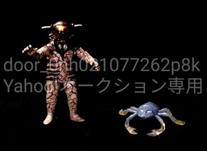 ULTRAMAN 円谷プロ ウルトラセブン ベル星人＆クモンガ フィギュア