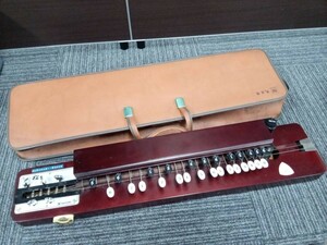 大村3月No.22 楽器 大正琴 SUZUKI スズキ 弦楽器 和楽器 ケース付き ピック付き 音楽 器材 
