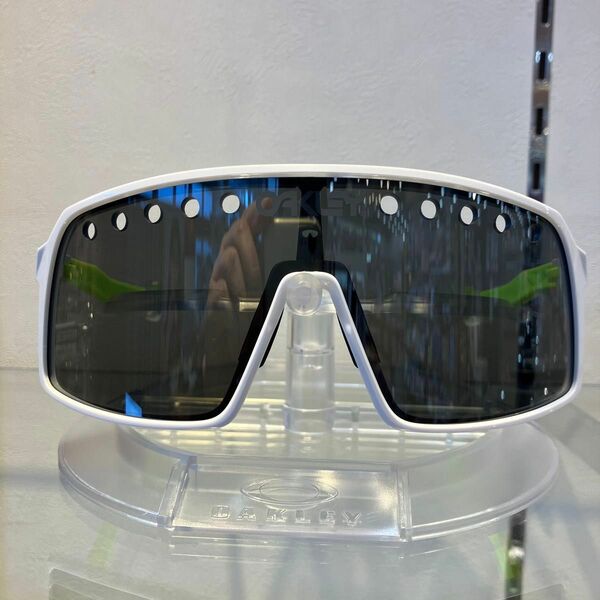 OAKLEYスートロ　プリズムブラックOO9406A-0837 限定品