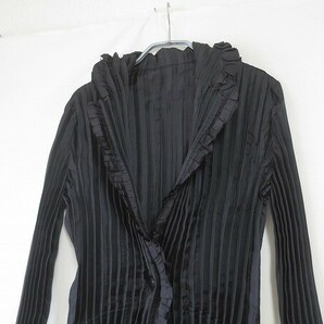 美品 スペッチオ プリーツジャケット サイズ40黒の画像3