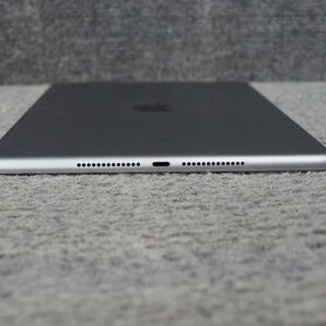 Apple iPad 第6世代 MR7J2J/A A1893 128GB Wi-Fi 画面に縦筋 現状品 D50403の画像7