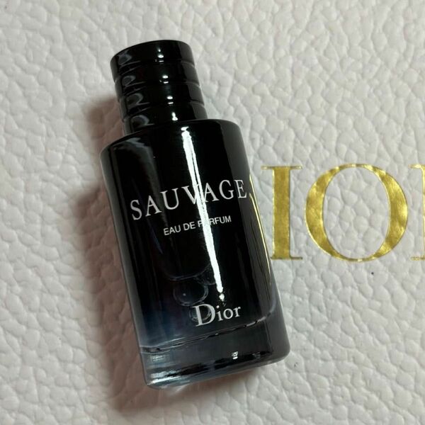 ディオール ソヴァージュ　 オードゥパルファン　 10ml 香水 SAUVAGE Dior