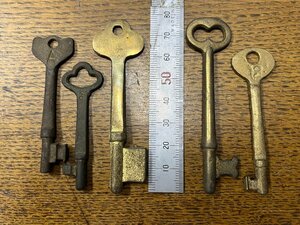 Art hand Auction ②Antique brass rod key blank key duplicate key spare key lock storehouse furniture chest of drawers safe key chain decoration key lock rod key Showa US military, miscellaneous goods, key ring, handmade