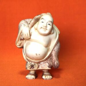 彩]　布袋様　練り物　高さ：12.5ｃｍ　重さ：669グラム　無邪気な笑顔　仕事運　七福神　仏教美術