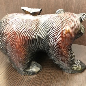 『北海道名産 ヒグマ クマ 木彫りの熊 クマの置物 シャケを咥えた熊 全長約33cm 木製 伝統 工芸 オブジェ インテリア』の画像5