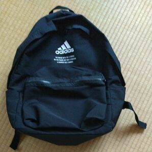 adidasリュックサック