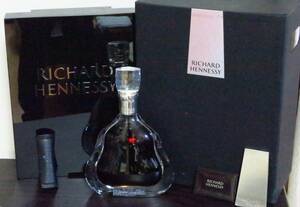 ☆RICHARD　Hennessy 【 ヘネシー リシャール】コニャック バカラ 700ml箱付 　現行　未開栓