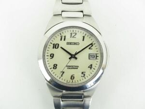 SEIKO セイコー Perpetual Calendar　メンズ腕時計　クオーツ　8F32-0130 アイボリー文字盤　お洒落な シルバーカラー　I20