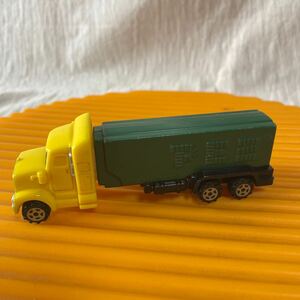 petsuPEZ truck trailer collection ornament 