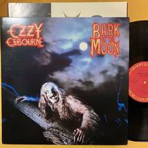 オジー・オズボーン Ozzy Osbourne タトゥーシール付き / 月に吠える Bark At The Moon 30AP2731-2 LP レコード アナログ盤_画像1