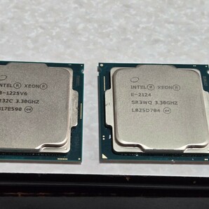 CPU Intel Xeon E-2124 １枚 Xeon E3-1225V6 １枚の２枚セット 送料込みの画像1