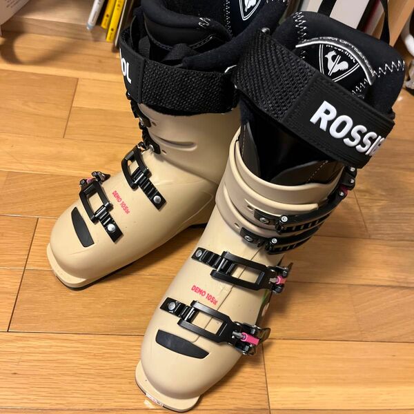 スキーブーツ　ROSSIGNOL