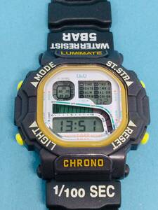 (F14)釣りに(*'▽')シチズンQQ・デジタル（電池交換済み）グレー・メンズ・スポーツウオッチUSED（送料全国一律185円）素敵な時計です。