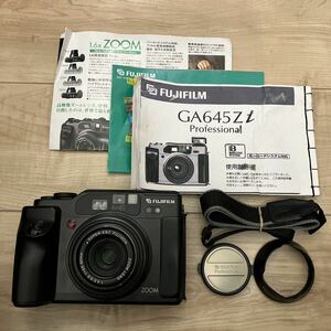 1円〜 FUJIFILM GA645Zi Professional ブラック 動作写りOK 概ねキレイです。レンズキャップ、レンズフード、説明書、ストラップ付き