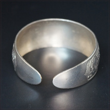 [BANGLE] Vintage Silver Plated エレファント 象 ゾウ デザイン ヴィンテージ シルバー オープン C形 バングル_画像3