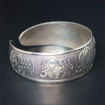 [BANGLE] Vintage Silver Plated エレファント 象 ゾウ デザイン ヴィンテージ シルバー オープン C形 バングル_画像2