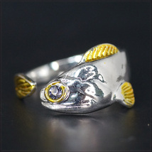 [RING] Silver & Gold キュービックジルコニア アイ スネークヘッド フィッシュ 魚 サカナ デザイン シルバー & ゴールド オープン リング_画像2