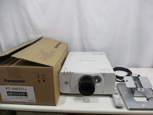 Panasonic PT-DX500 プロジェクタ ランプ使用時間684H リモコン/外付け金具付属 管理番号E-1140